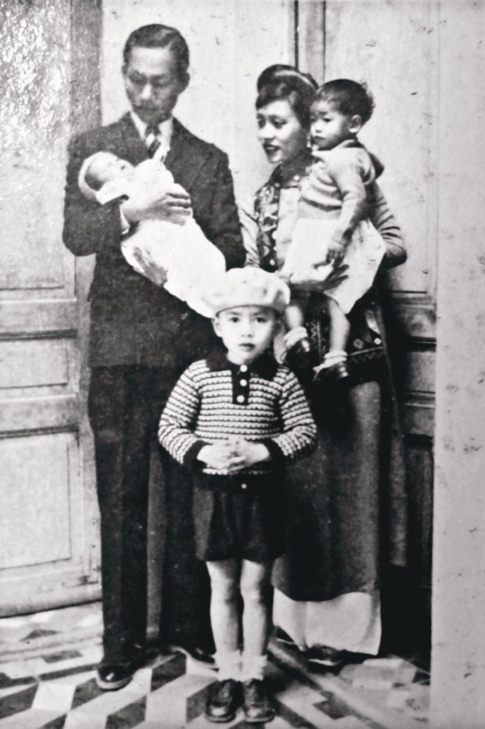 Dang Van Ngu,  Ton Nu Thi Cung,  sach "Me toi" anh 3