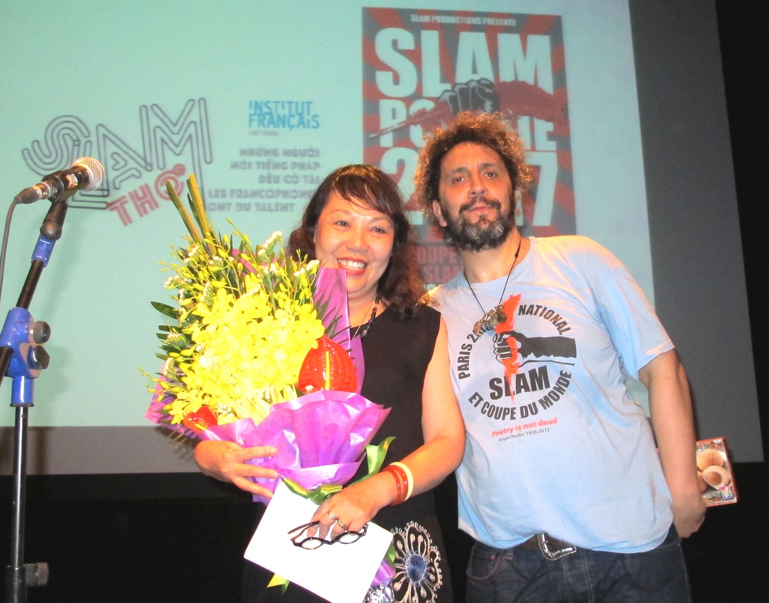 Slam tho,  Y Ban,  Trinh dien tho anh 2