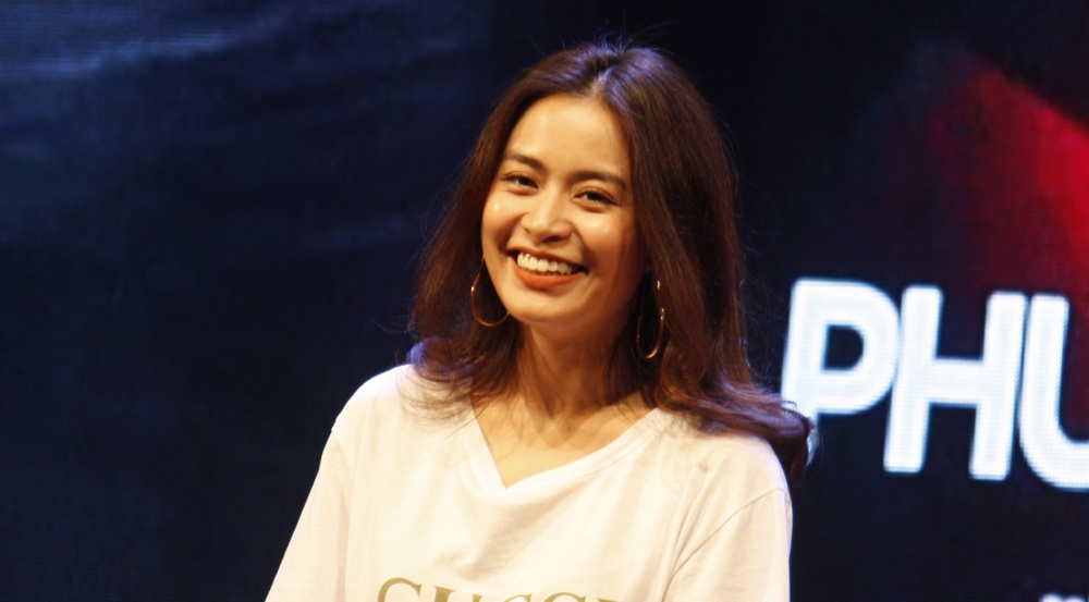 Hoang Thuy Linh: 10 nam mai miet lay lai danh du va tu trong hinh anh