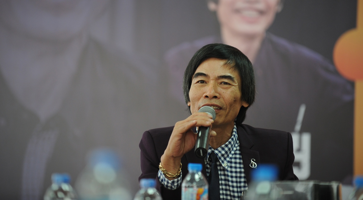 TS Le Tham Duong: 'Toi thay bi xuc pham truoc sach gia' hinh anh