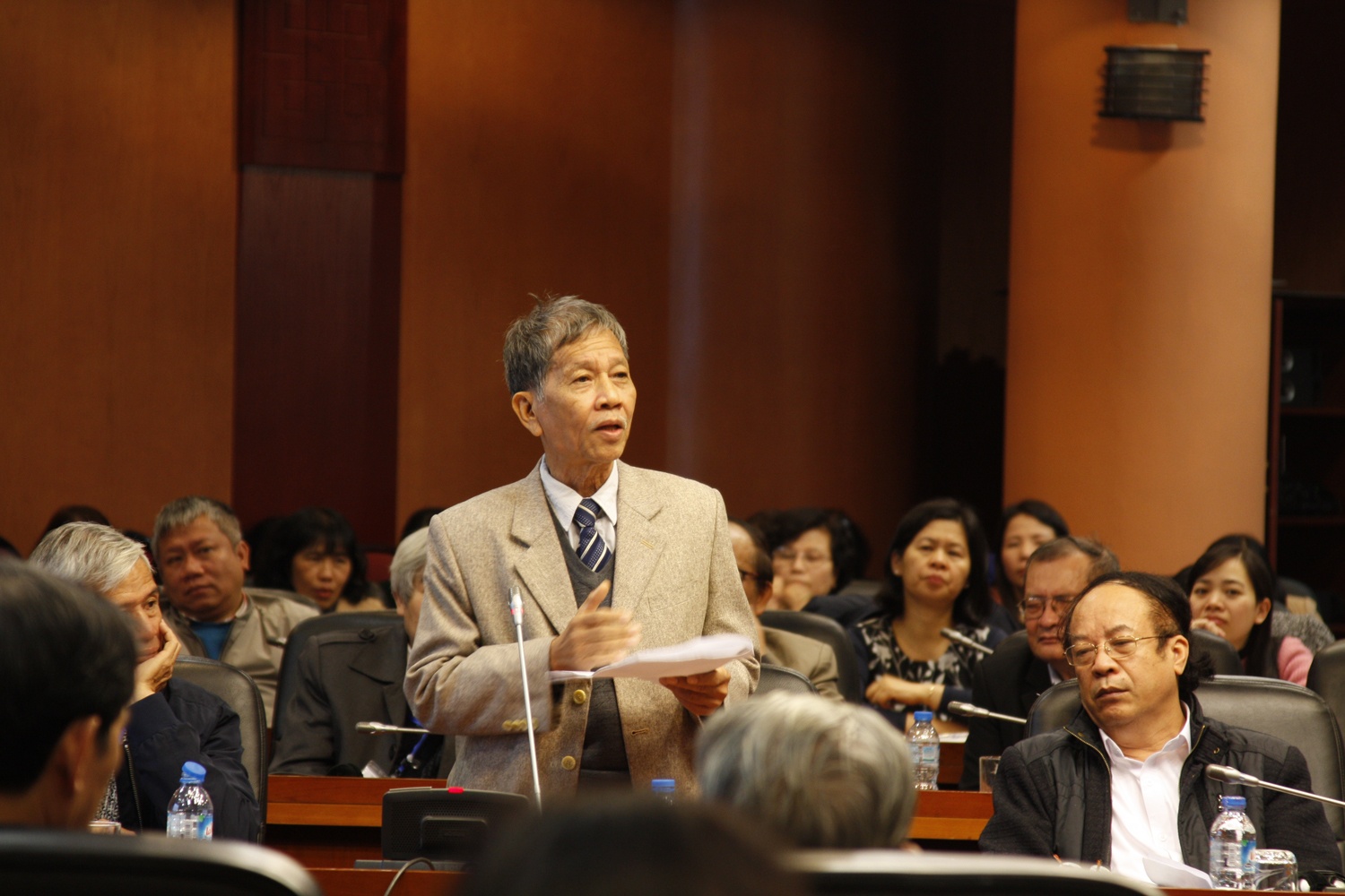 Sách phê bình của Nguyễn Huy Thiệp ảnh 1 Sach phe binh cua Nguyen Huy Thiep anh 1