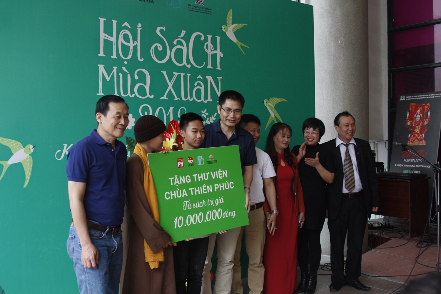 Khai mac Hoi sach Mua xuan 2018 anh 1