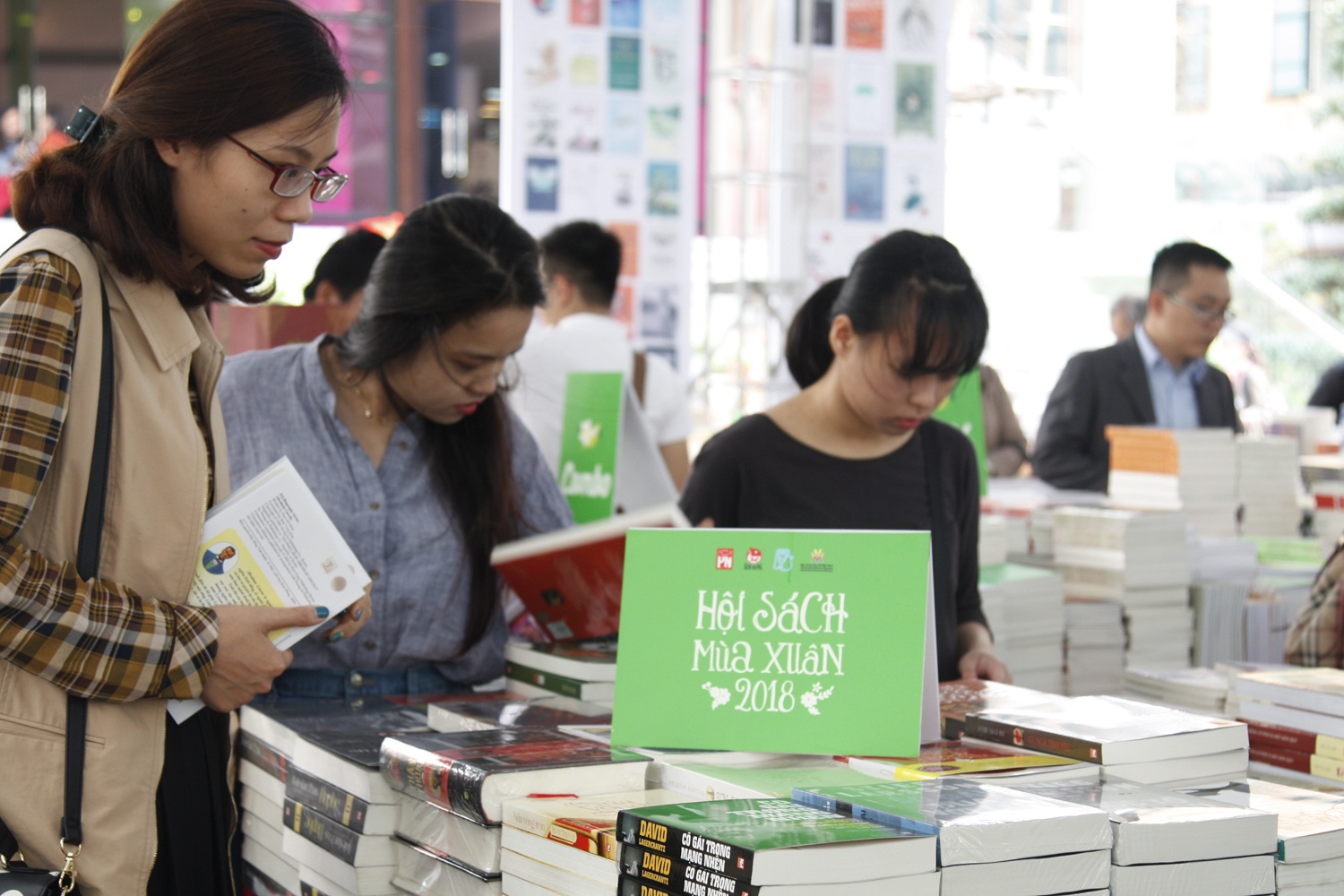 Khai mac Hoi sach Mua xuan 2018 anh 2