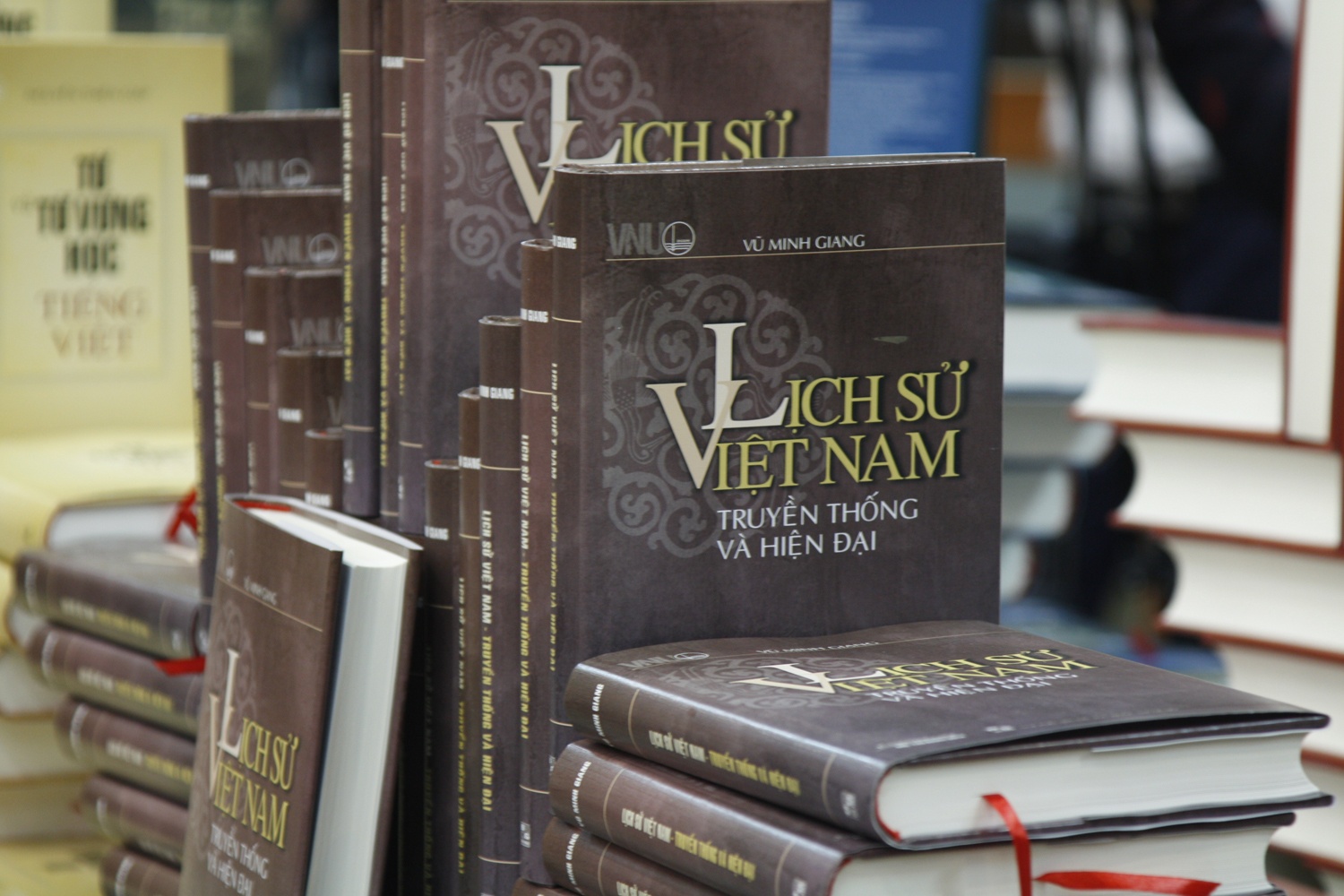 Tu sach,  Sach khoa hoc,  Lich su anh 1