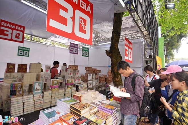 Hoi sach mung Ngay Sach Viet Nam anh 2