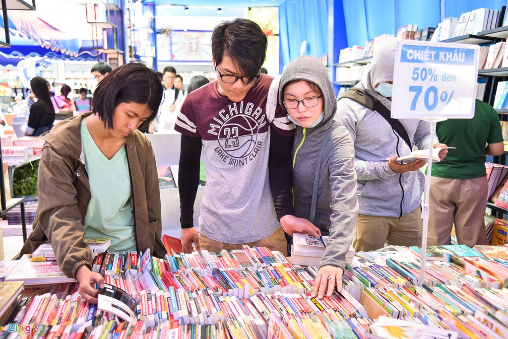 Hoi sach mung Ngay Sach Viet Nam anh 1