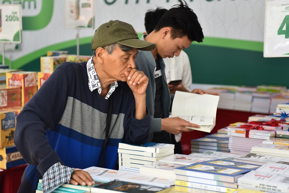 Hoi sach thu 11 ty dong anh 1