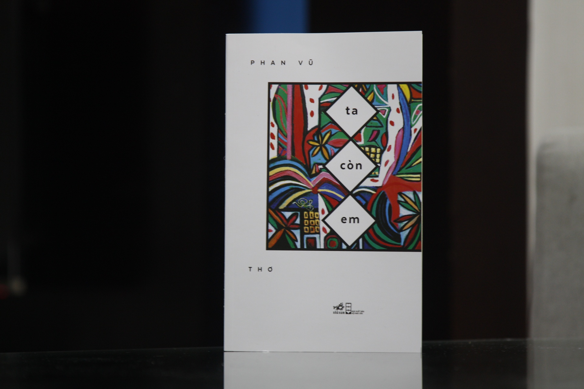 Ra mat tap tho "Ta con em" anh 2