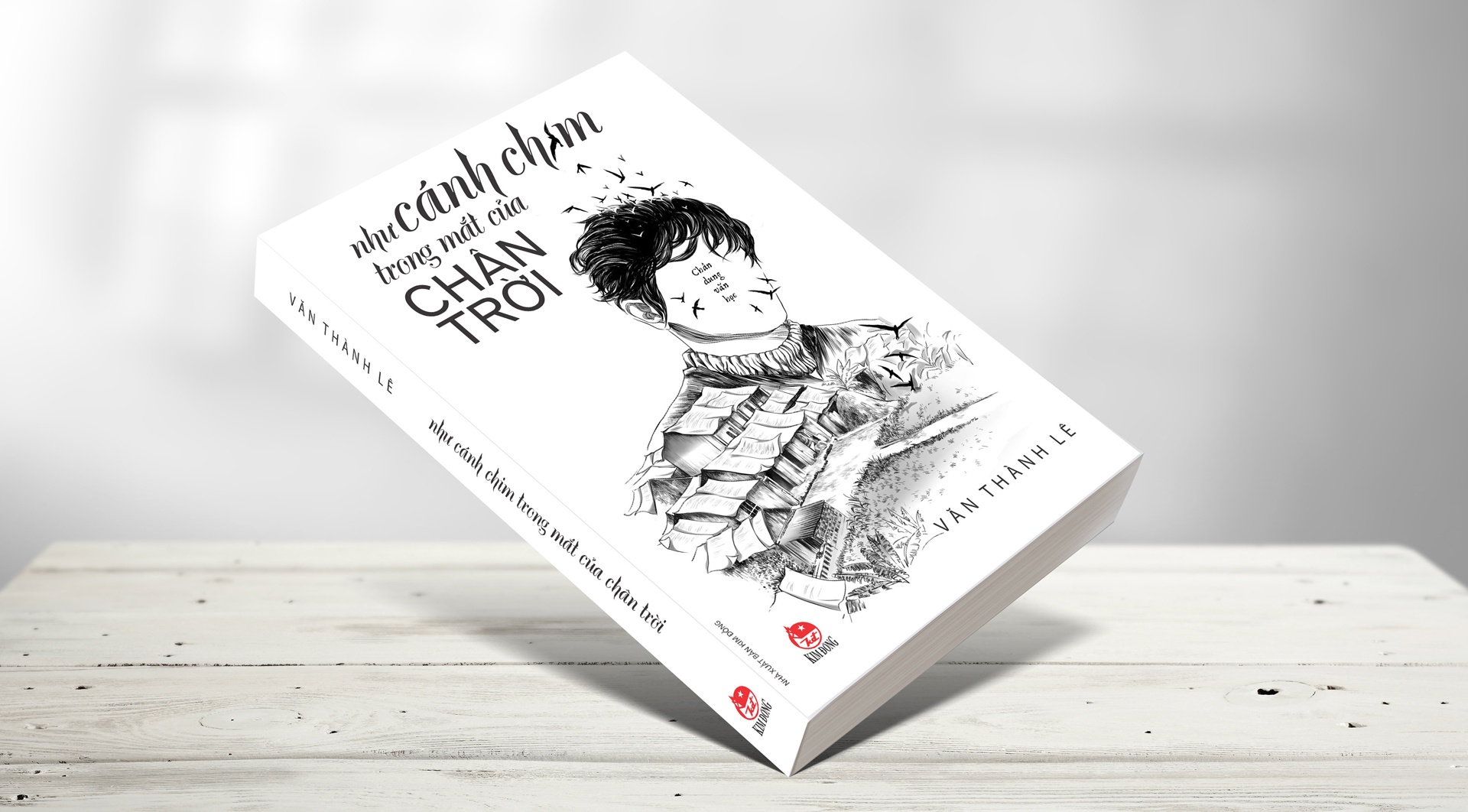 Canh chim nho dam say trong bien chu hinh anh