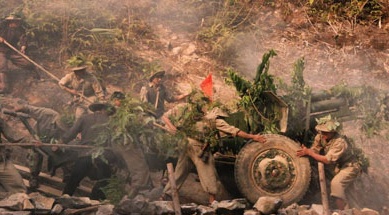 Nghe ca khuc 'Giai phong Dien Bien