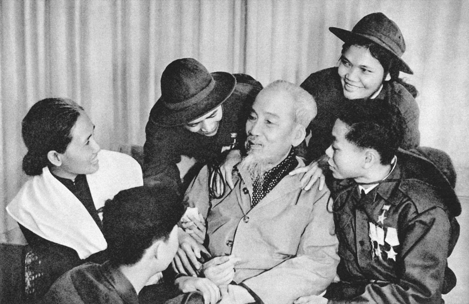 Cuoc doi Ho Chi Minh qua anh anh 16