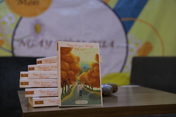 Moi nguoi tren the gioi deu co ai do lang le yeu thuong minh hinh anh