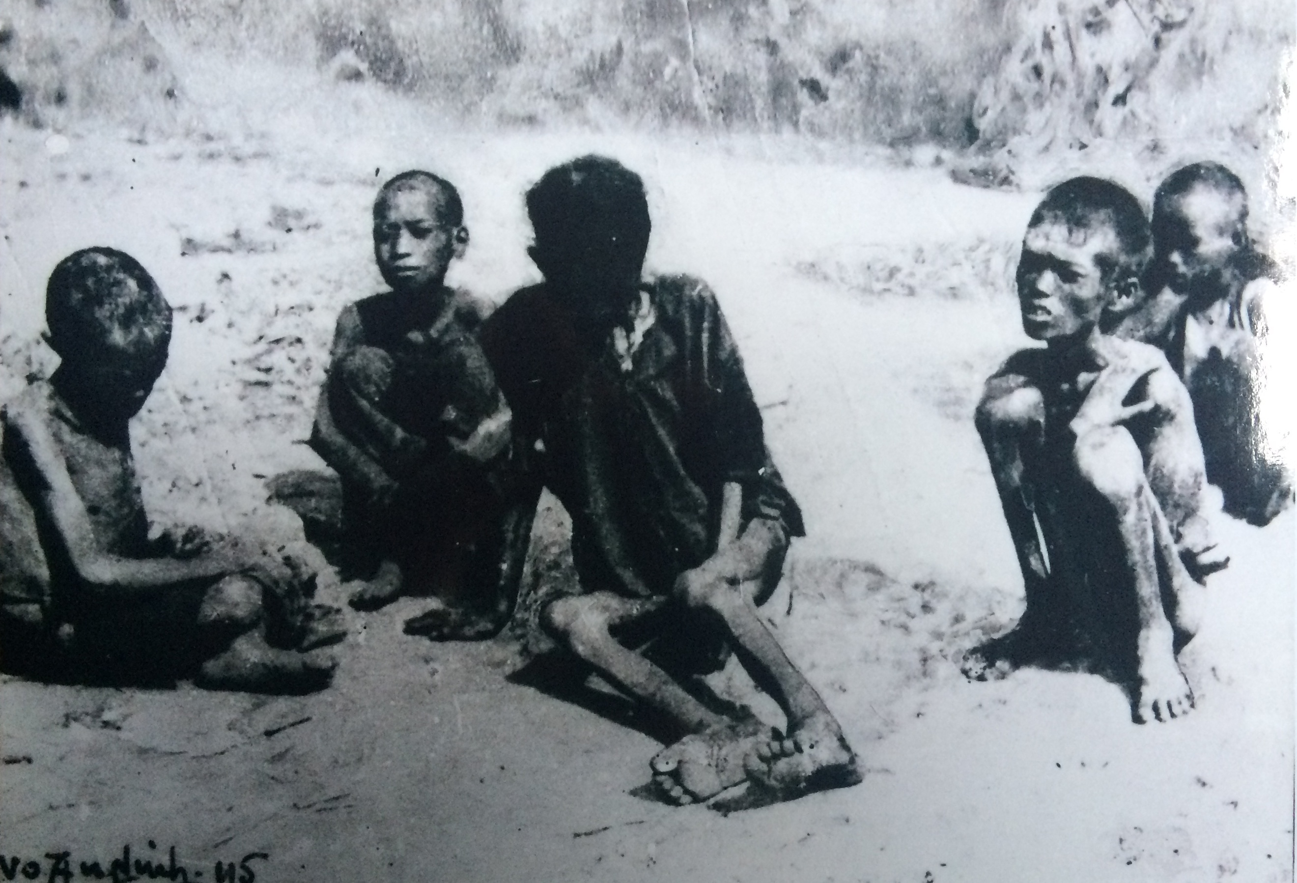 Nhung hinh anh tham khoc ve nan doi 1945 hinh anh