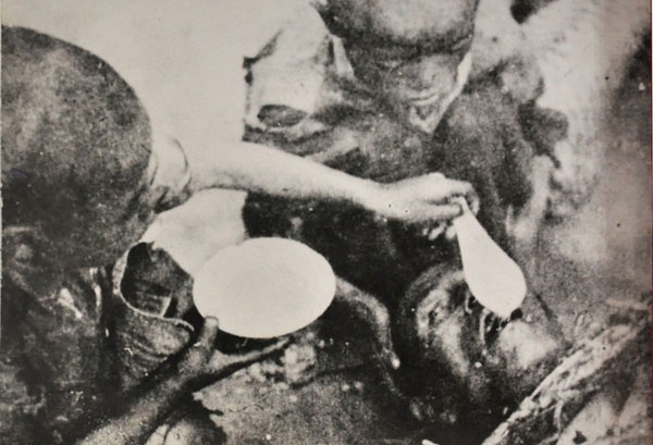 Nan doi 1945 - cau chuyen dau thuong duoc ke tu cac nhan chung hinh anh