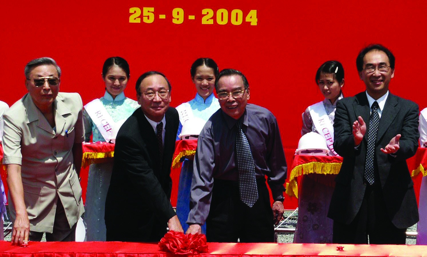 Hinh anh ve hoat dong cua co Thu tuong Phan Van ai anh 13