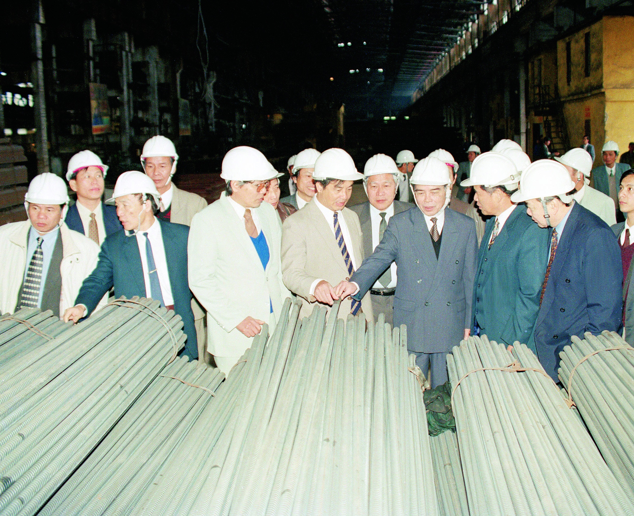 Hinh anh ve hoat dong cua co Thu tuong Phan Van ai anh 10