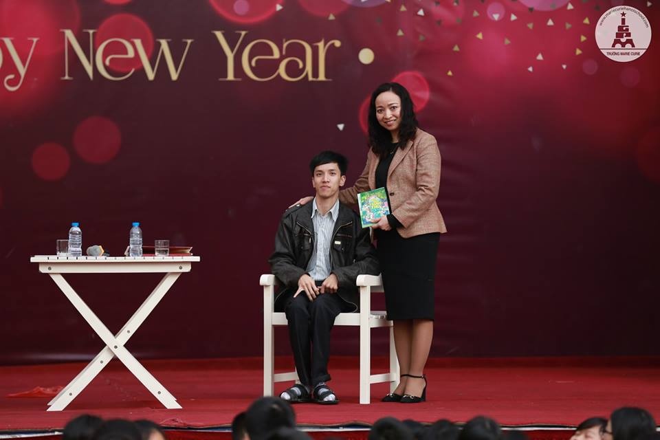 Sách Cậu bạn tí hon ảnh 2 Sach Cau ban ti hon anh 2