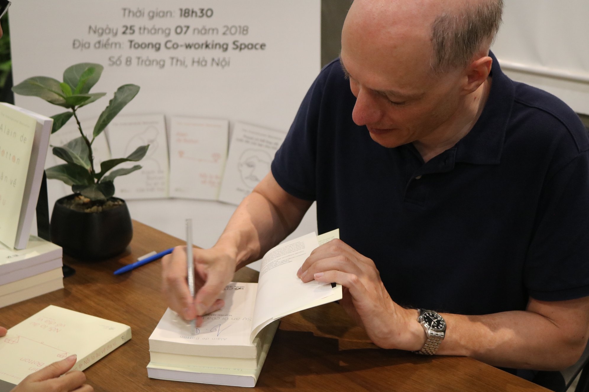 Alain de Botton giao lưu với Việt Nam ảnh 4 Alain de Botton giao luu voi Viet Nam anh 4