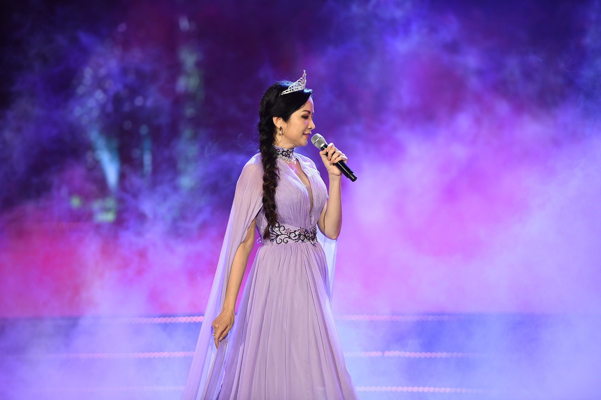 Cac hoa hau tro tai ca hat anh 3