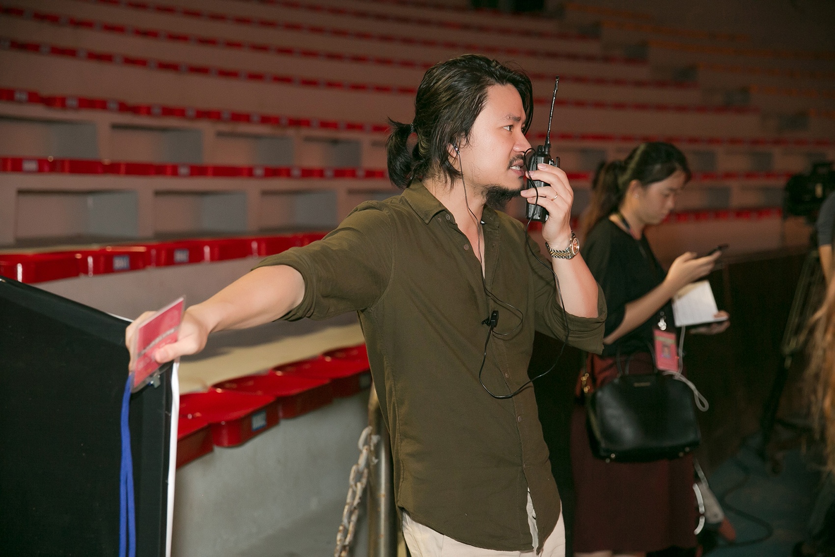 Nguyen Thi Huyen hat Milion years ago anh 7