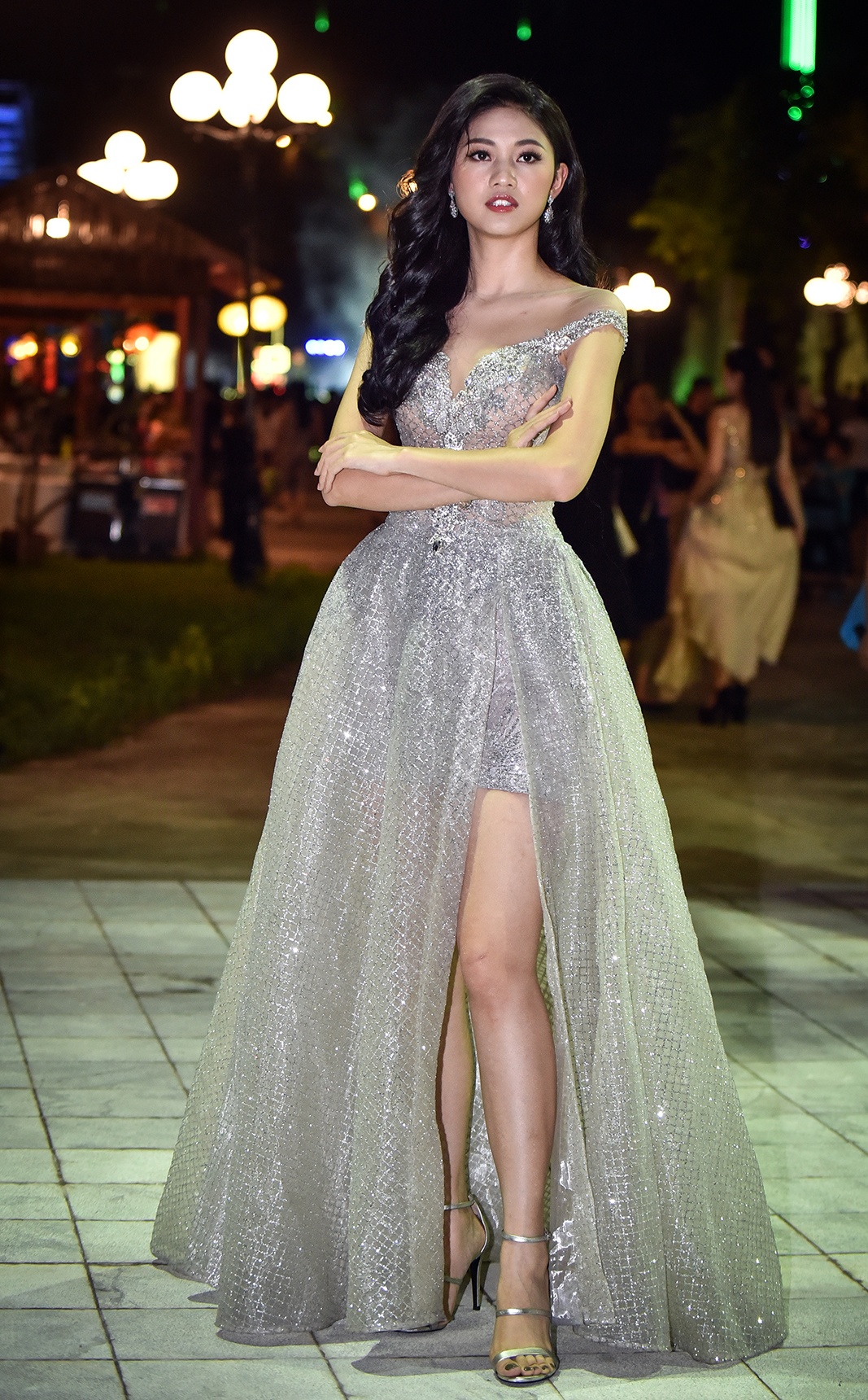 Dan hoa hau,  a hau hoi tu trong gala 30 nam anh 5