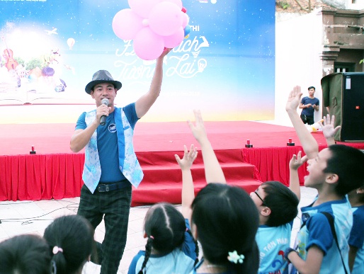 Nghe si Xuan Bac noi ve y nghia doc sach anh 2