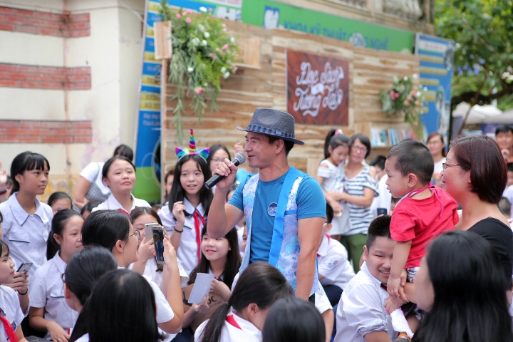 Nghe si Xuan Bac noi ve y nghia doc sach anh 3