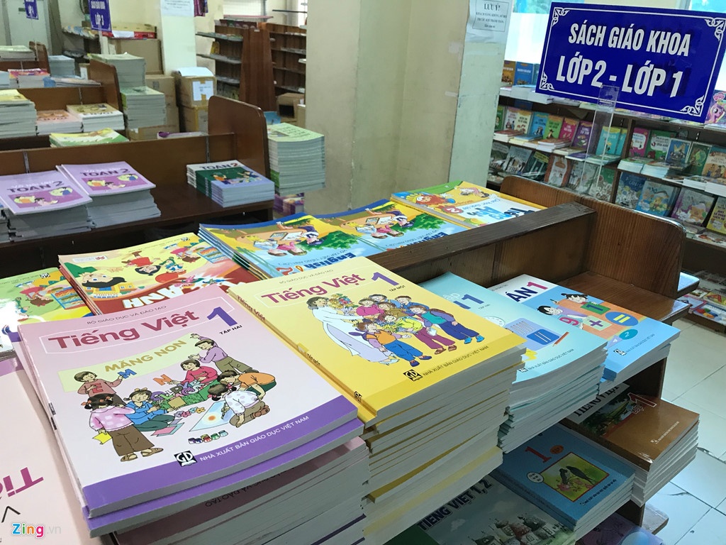 Gioi xuat ban noi gi ve con so bu lo 40 ty dong/nam cua sach giao khoa hinh anh