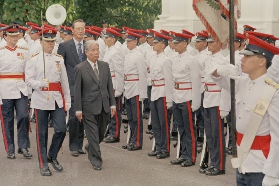 Do Muoi lanh dao dat nuoc vuot qua thoi khung hoan anh 2