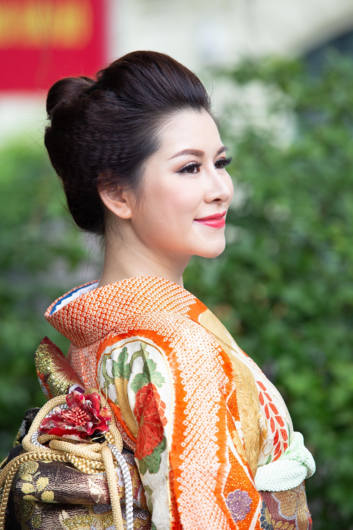 Dien vien Thanh Huong trinh dien ao dai anh 9