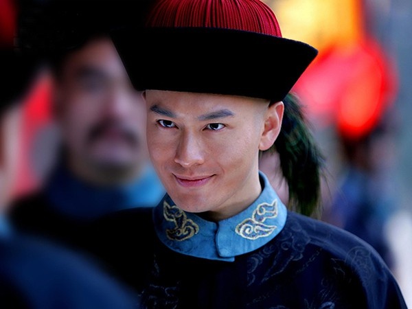 Ban luan toi Vi Tieu Bao hinh anh