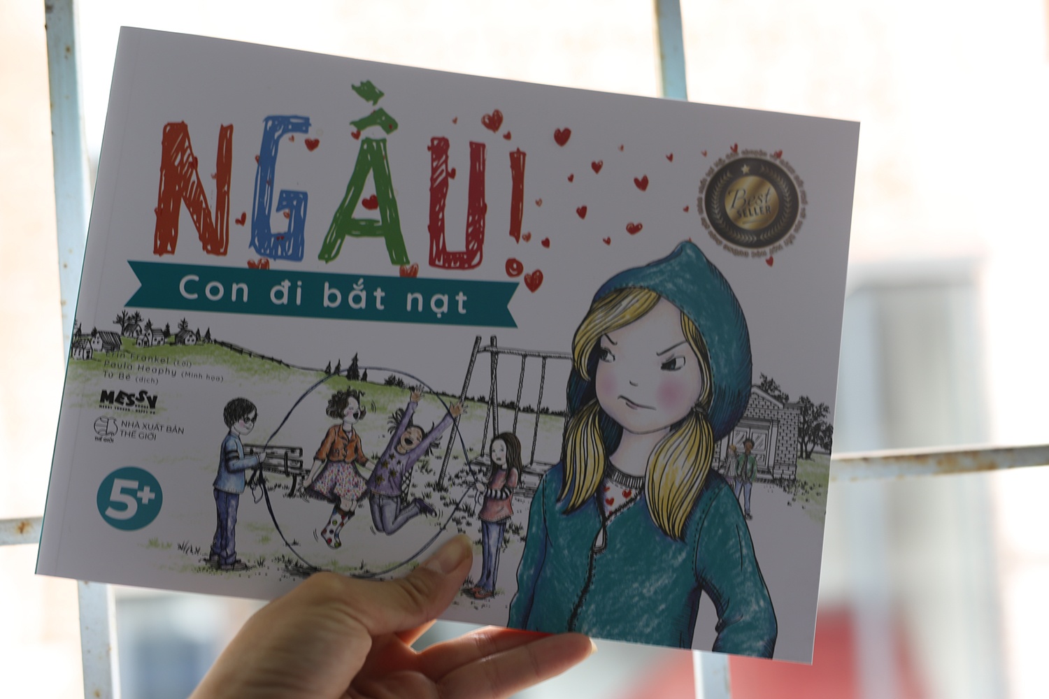 Can dam truoc bao luc hoc duong anh 3