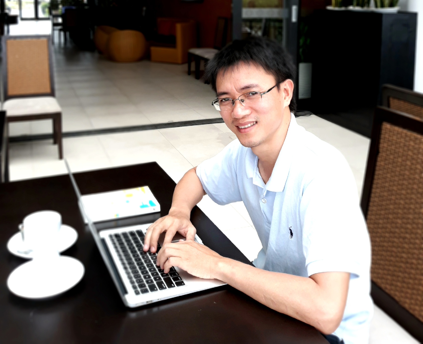 Sach best-seller cua TS Le Tham Duong tai ban anh 1