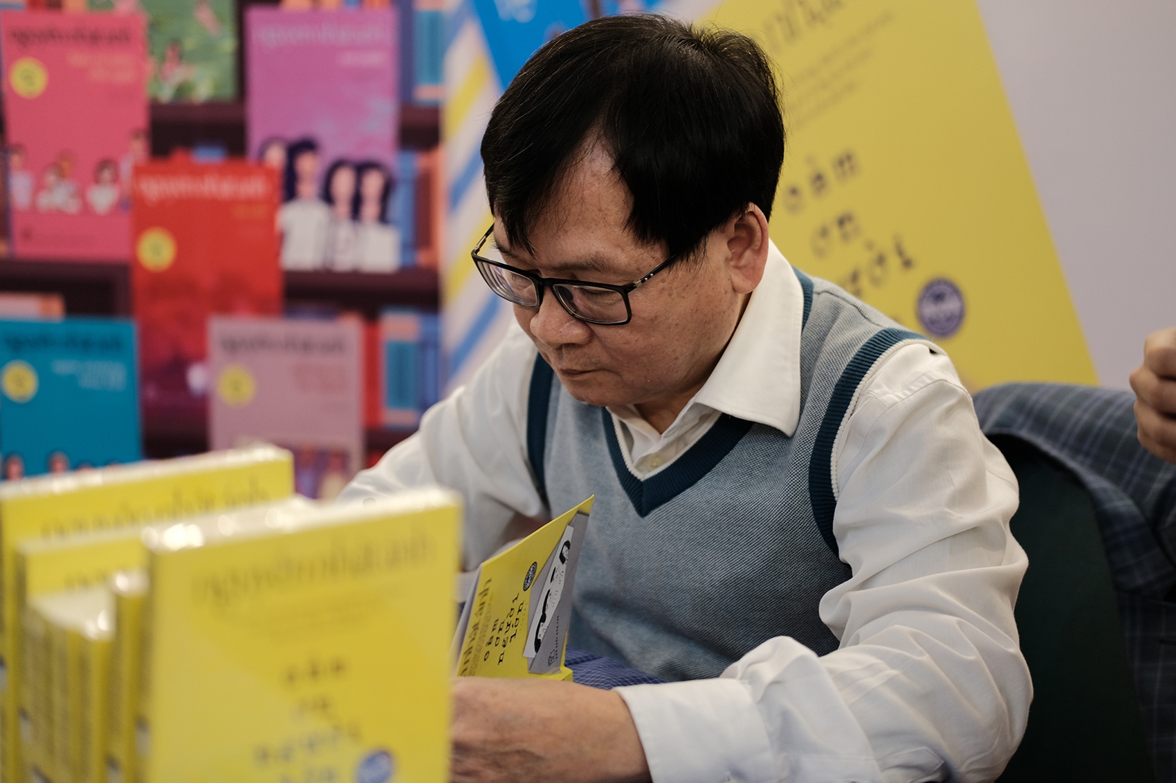 Nguyễn Nhật Ánh nói về những kỷ lục phát hành ảnh 1 Nguyen Nhat Anh noi ve nhung ky luc phat hanh anh 1