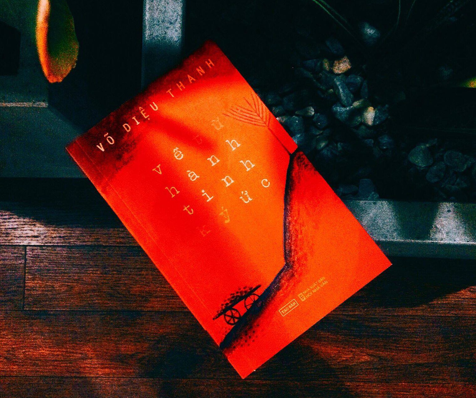 Nguoi phu nu anh dung chong quan diet chung anh 1