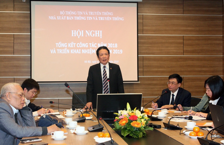 Phat hanh nhieu bo sach ve doi ngoai trong nam 2018 hinh anh