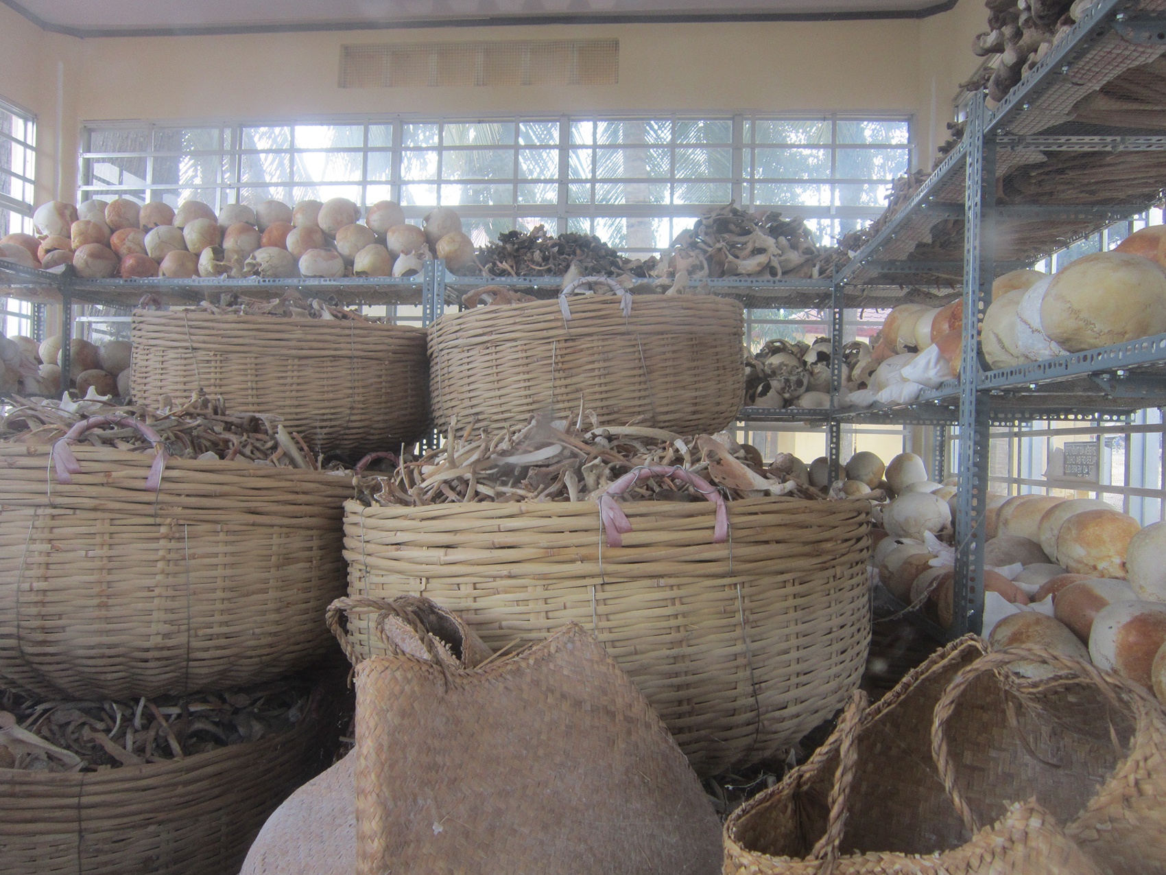 Nhung hinh anh ve toi ac man ro cua Pol Pot tren dat An Giang anh 8