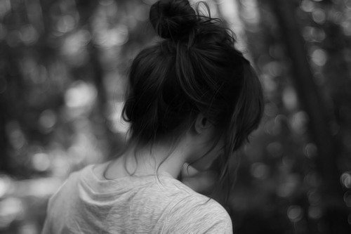 Mot co gai non not se lam gi khi yeu phai ke da sat hai ca gia dinh hinh anh