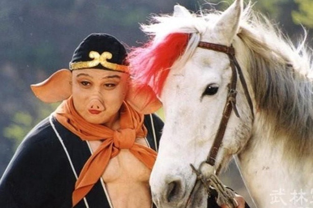 Hieu the nao cho dung ve cai ten 'Tru Bat Gioi'? hinh anh