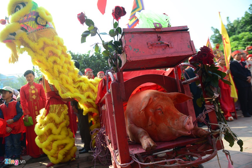 Tục điểm ngực ca nương trong lễ hội Ném Thượng xưa ảnh 1 Tuc diem nguc ca nuong trong le hoi Nem Thuong xua anh 1