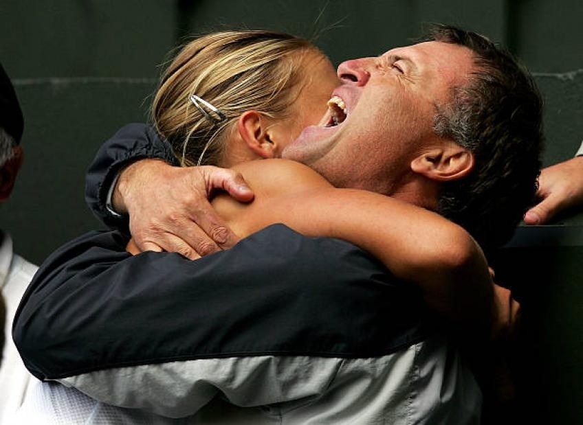 'Bup be Nga' Maria Sharapova bat dau voi cay vot qua kho nhu the nao? hinh anh