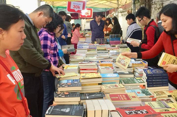 Dau nam di hoi sach xuan hinh anh