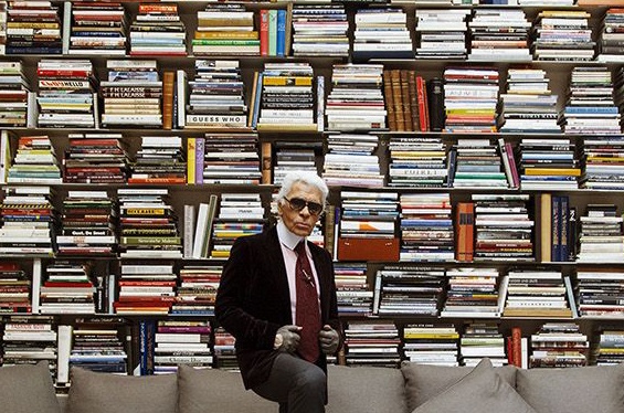 Choang ngop voi bo suu tap 250.000 cuon sach cua NTK Karl Lagerfeld hinh anh