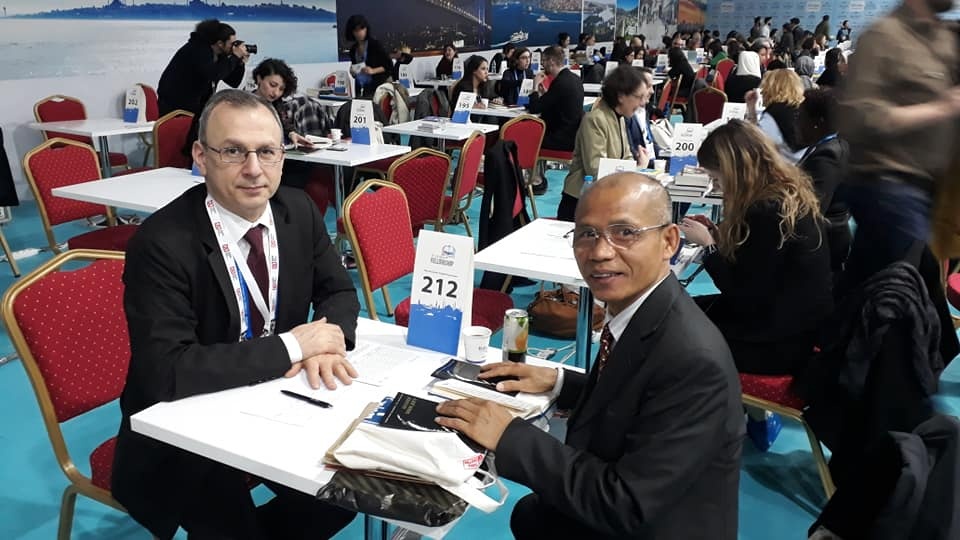 Dien dan Xuat ban Istanbul ban ve su thay doi chong mat cua nganh sach hinh anh