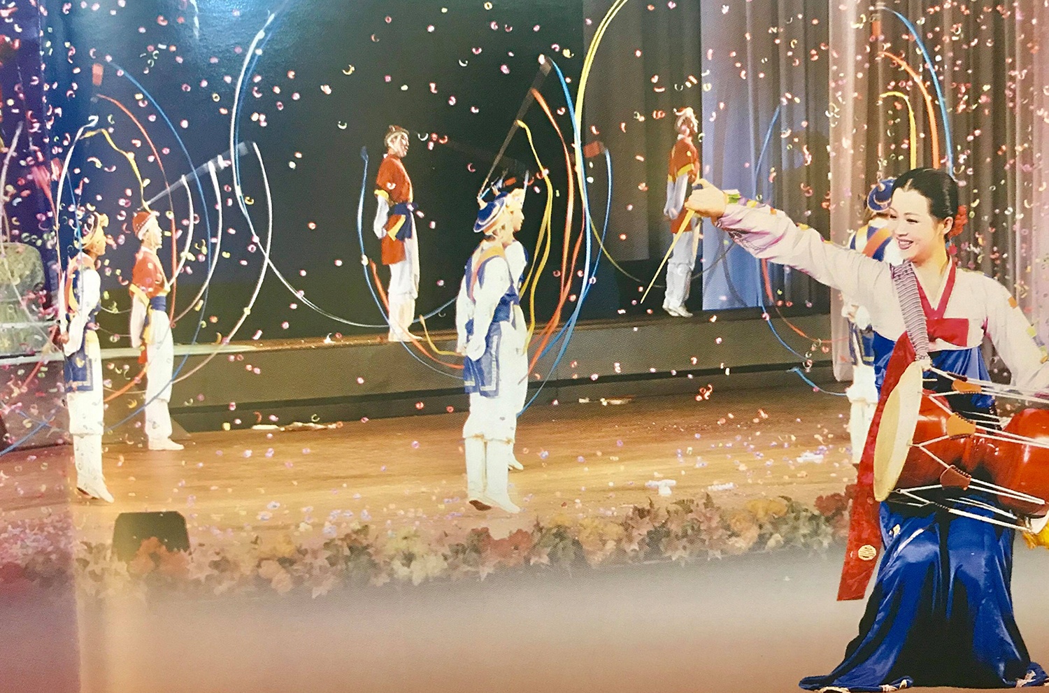 Nghe si Viet tham quan tau hoa cua nguyen thu Trieu Tien tu 2009 hinh anh