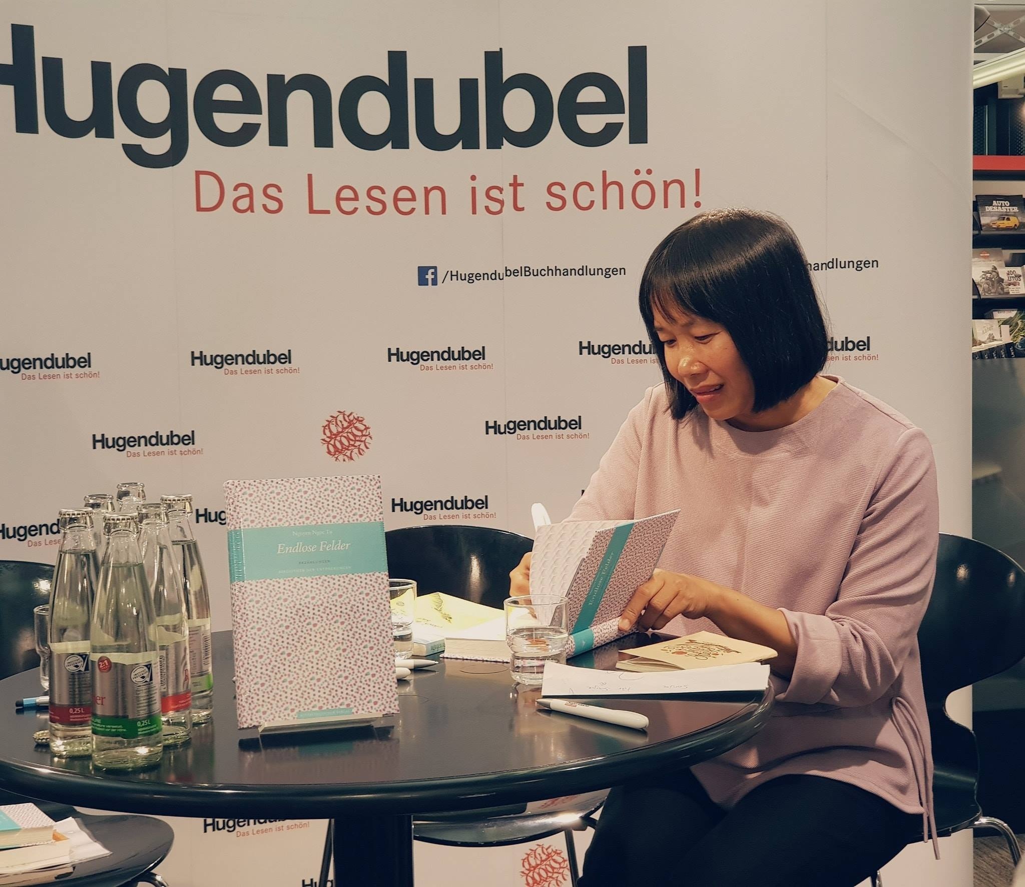 Bi kich phu nu trong trang viet Nguyen Ngoc Tu anh 3