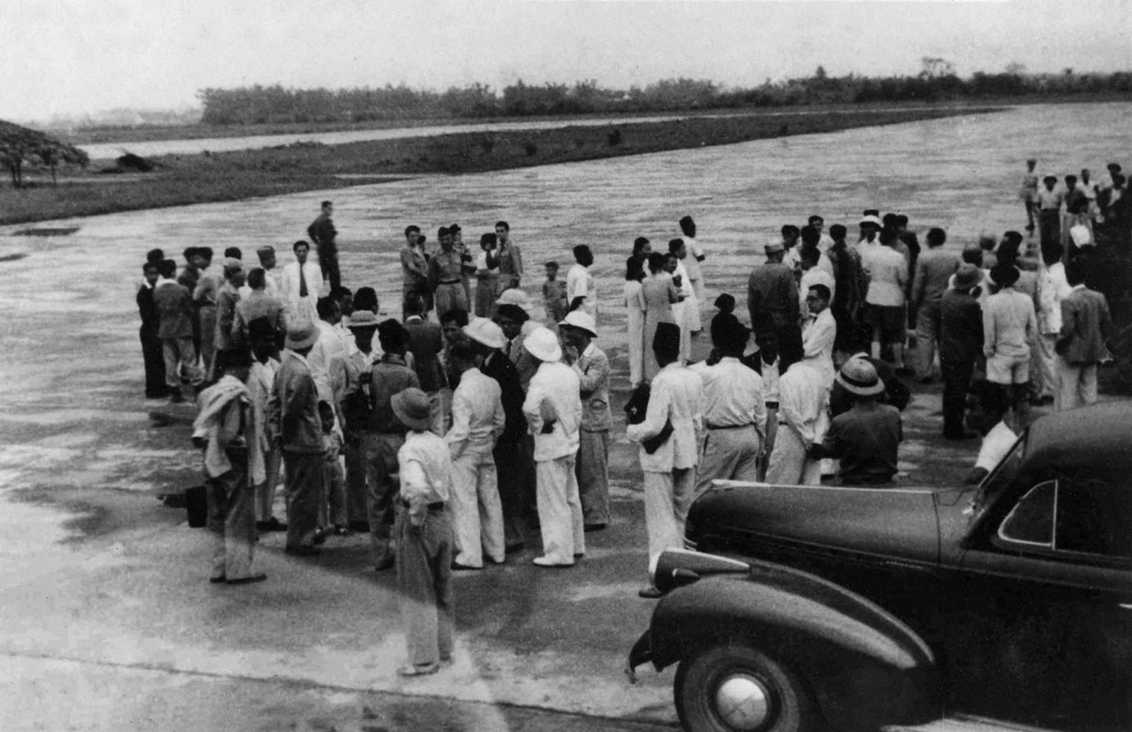 Phái đoàn Quốc hội VN thăm Pháp năm 1946 ảnh 1 Phai doan Quoc hoi VN tham Phap nam 1946 anh 1