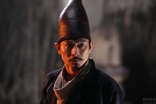 Dich Nhan Kiet pha an ly ky ve nguoi dan ba giet chong bang dinh hinh anh