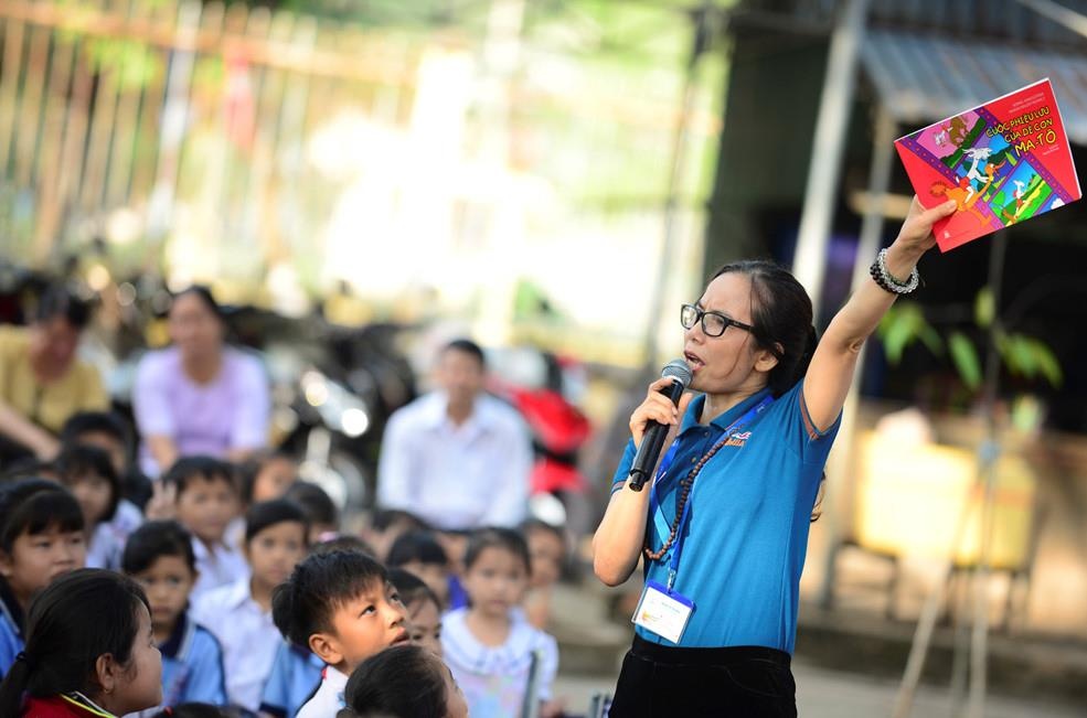 Chuyen nhung 'dai gia' khong co oto, van bo tien tui di tang sach hinh anh