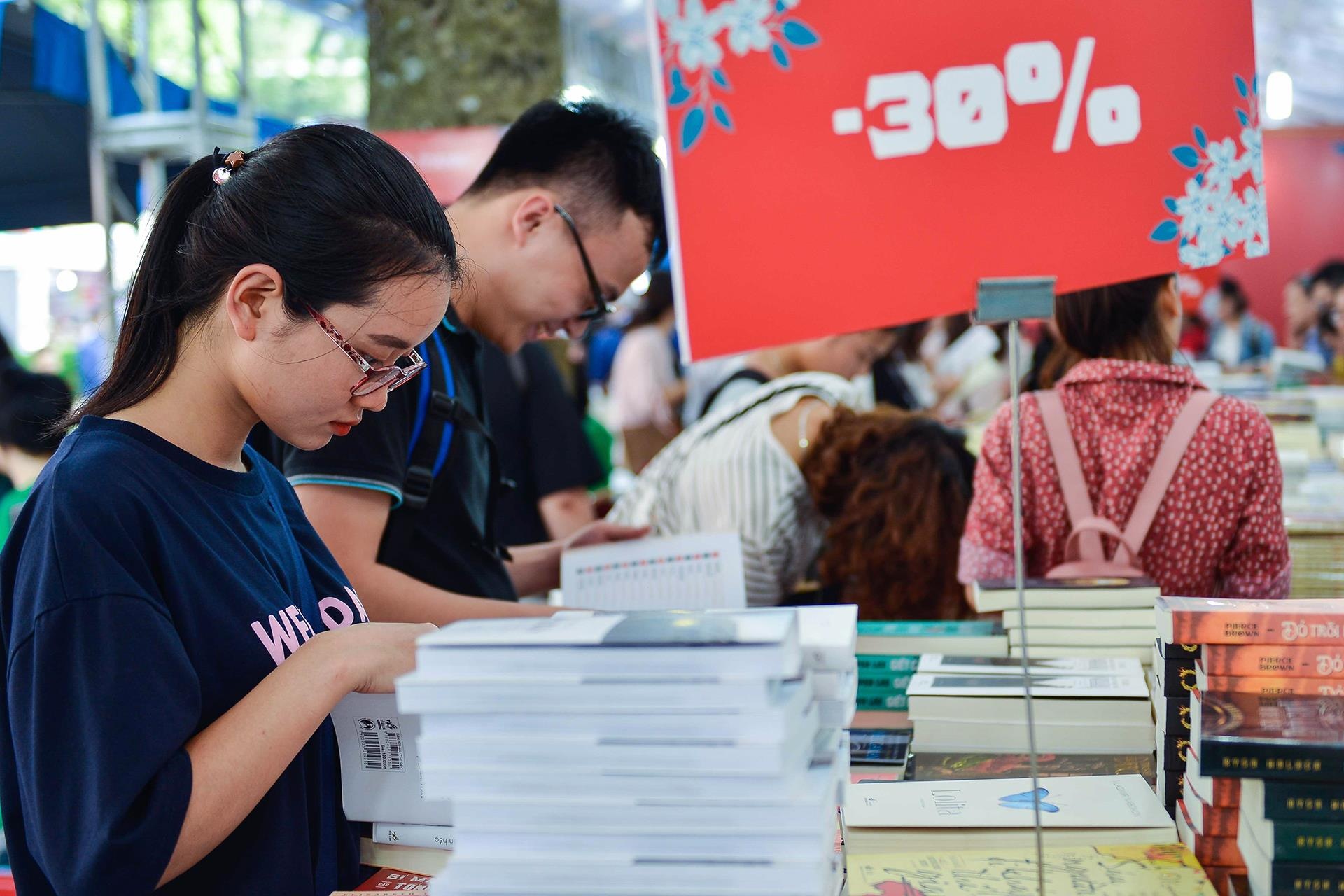 Khai mac Ngay Sach Viet Nam lan 6 anh 10